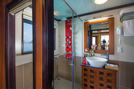 Deluxe Bathroom