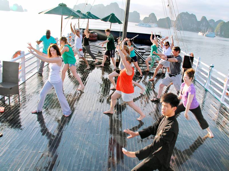 Top 5 things must do in Halong Bay - Gray Line Halong Cruise